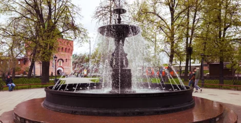 На площади Минина и Пожарского прошел торжественный запуск фонтана